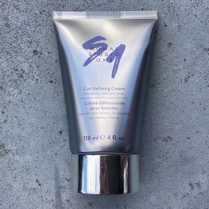 Monat curl defining cream.